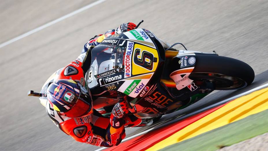 Stefan Bradl (LCR Honda MotoGP) foi a surpresa do dia, com o segundo melhor tempo | <a href="https://preprod.quatrorodas.abril.com.br/moto/noticias/motogp-marquez-lidera-sexta-feira-aragon-755443.shtml" rel="migration">Leia mais</a>