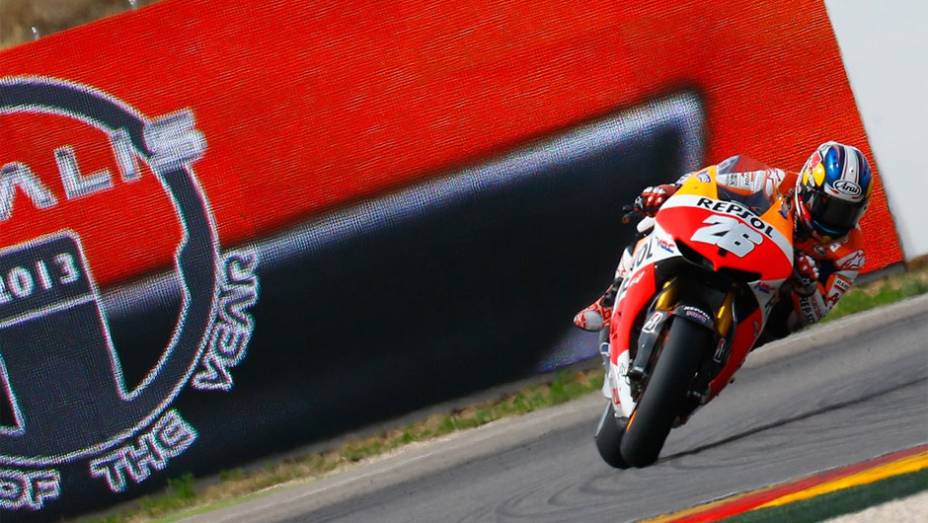 Dani Pedrosa foi o terceiro mais rápido | <a href="https://preprod.quatrorodas.abril.com.br/moto/noticias/motogp-marquez-lidera-sexta-feira-aragon-755443.shtml" rel="migration">Leia mais</a>