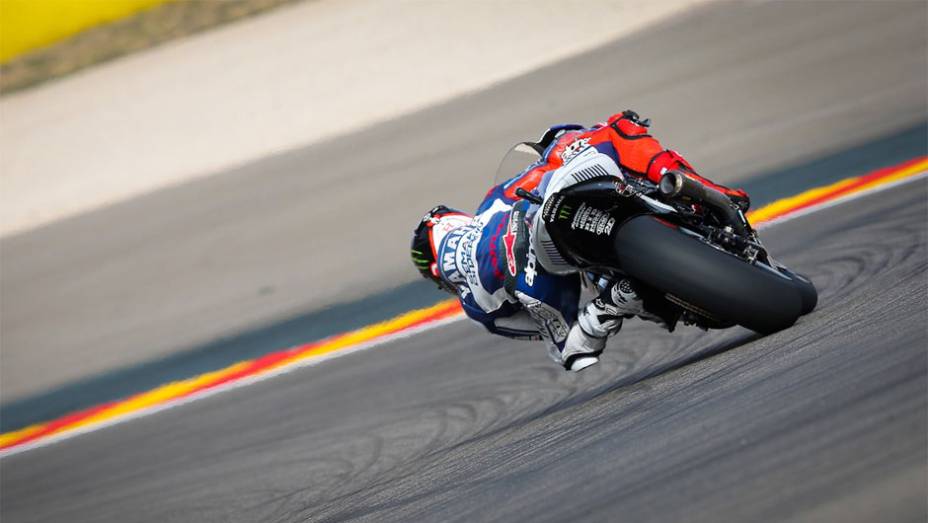 Jorge Lorenzo (Yamaha Factory Racing) precisou se contentar com o quarto posto | <a href="https://preprod.quatrorodas.abril.com.br/moto/noticias/motogp-marquez-lidera-sexta-feira-aragon-755443.shtml" rel="migration">Leia mais</a>