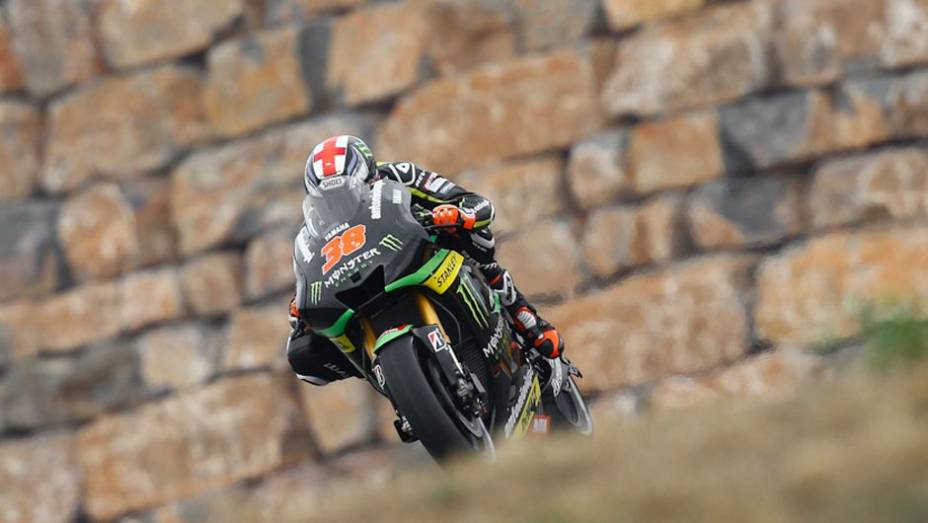 Bradley Smith foi o oitavo | <a href="https://preprod.quatrorodas.abril.com.br/moto/noticias/motogp-marquez-garante-pole-aragon-755537.shtml" rel="migration">Leia mais</a>