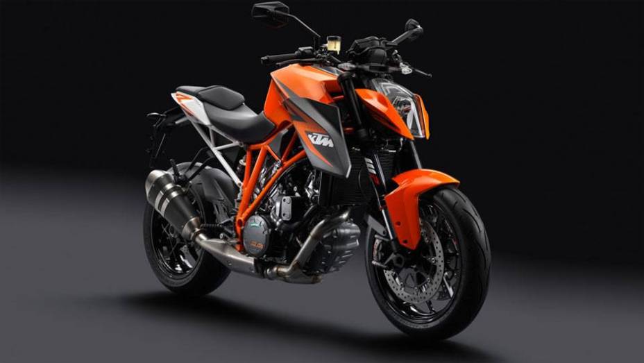 A KTM 1290 Super Duke R 2014 tem um torque máximo absurdo de 14,68 mkgf | <a href="https://preprod.quatrorodas.abril.com.br/moto/noticias/ktm-revela-1290-super-duke-r-2014-755875.shtml" rel="migration">Leia mais</a>