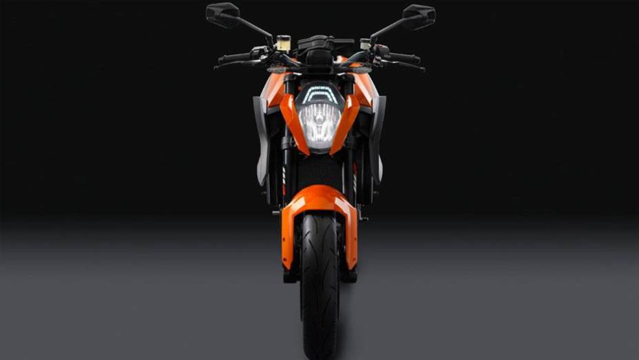 A motocicleta também possui acelerador eletrônico Keihin (ride-by-wire) e controle de tração | <a href="https://preprod.quatrorodas.abril.com.br/moto/noticias/ktm-revela-1290-super-duke-r-2014-755875.shtml" rel="migration">Leia mais</a>