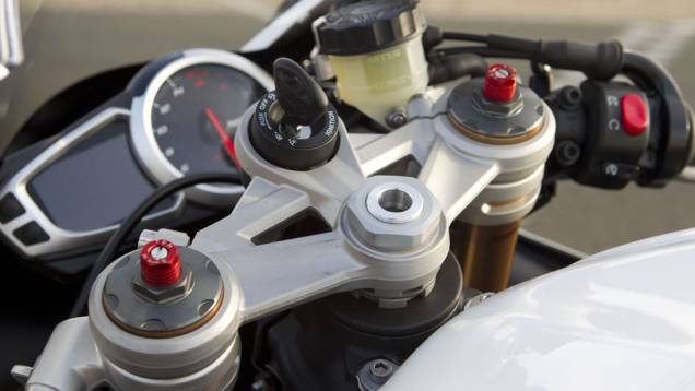 Motor de 675 cc entrega 128 cavalos de potência a 12500 rpm | <a href="https://preprod.quatrorodas.abril.com.br/moto/noticias/triumph-daytona-675-chega-r-41-900-781670.shtml" rel="migration">Leia mais</a> Motor de 675 cc entrega 128 cavalos de potência a 12500 rpm | <a href="https://preprod.quatrorodas.abril.com.br/moto/noticias/triumph-daytona-675-chega-r-41-900-781670.shtml" rel="migration">Leia mais</a>