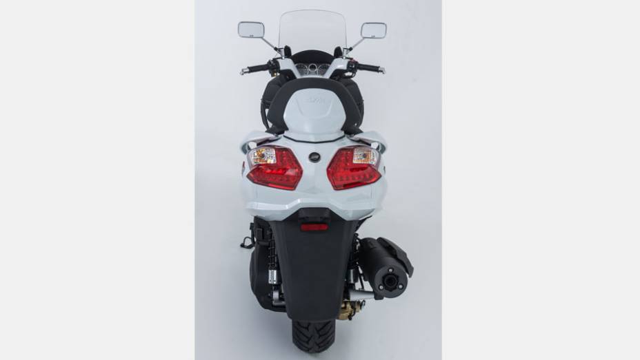 Detalhe da traseira | <a href="https://preprod.quatrorodas.abril.com.br/moto/noticias/dafra-apresenta-novos-modelos-salao-duas-rodas-756438.shtml" rel="migration">Leia mais</a>