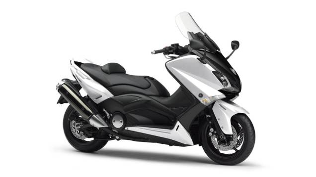 Yamaha TMax foi destaque no estande da marca japonesa no Salão Duas Rodas 2013 | <a href="https://preprod.quatrorodas.abril.com.br/moto/noticias/tmax-destaque-yamaha-salao-duas-rodas-756402.shtml" rel="migration">Leia mais</a> Yamaha TMax foi destaque no estande da marca japonesa no Salão Duas Rodas 2013 | <a href="https://preprod.quatrorodas.abril.com.br/moto/noticias/tmax-destaque-yamaha-salao-duas-rodas-756402.shtml" rel="migration">Leia mais</a>