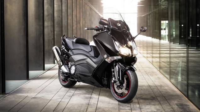 Modelo estará disponível a partir de dezembro | <a href="https://preprod.quatrorodas.abril.com.br/moto/noticias/tmax-destaque-yamaha-salao-duas-rodas-756402.shtml" rel="migration">Leia mais</a> Modelo estará disponível a partir de dezembro | <a href="https://preprod.quatrorodas.abril.com.br/moto/noticias/tmax-destaque-yamaha-salao-duas-rodas-756402.shtml" rel="migration">Leia mais</a>