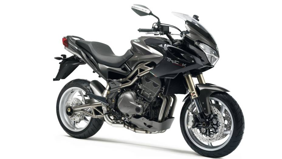 Benelli TRE K 1130 custará R$ 52.890,00 | <a href="https://preprod.quatrorodas.abril.com.br/moto/noticias/benelli-faz-estreia-brasil-lancamento-sete-modelos-756802.shtml" rel="migration">Leia mais</a> Benelli TRE K 1130 custará R$ 52.890,00 | <a href="https://preprod.quatrorodas.abril.com.br/moto/noticias/benelli-faz-estreia-brasil-lancamento-sete-modelos-756802.shtml" rel="migration">Leia mais</a>