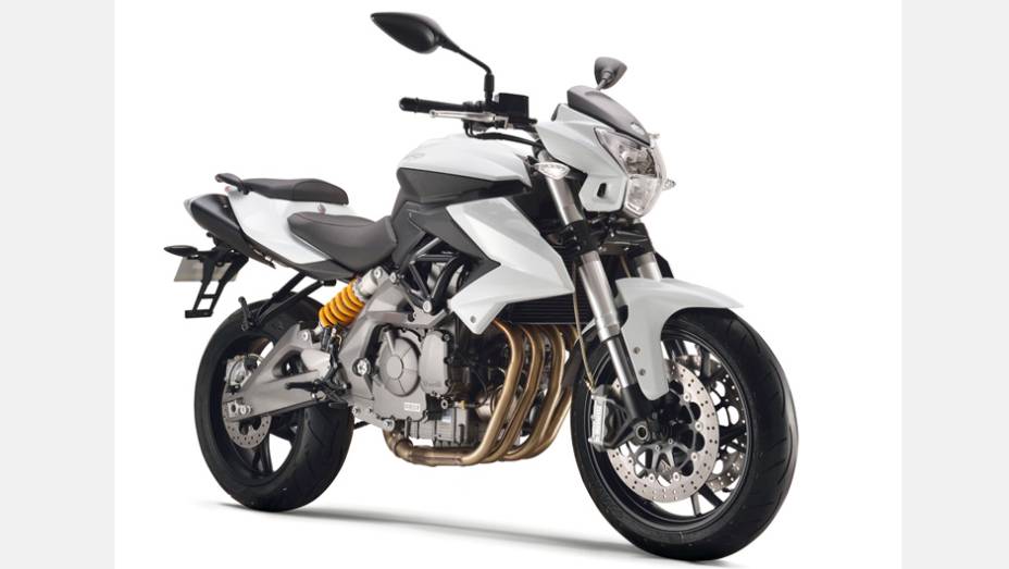 Benelli BN 600 será o modelo de entrada, custando R$ 24.690,00 | <a href="https://preprod.quatrorodas.abril.com.br/moto/noticias/benelli-faz-estreia-brasil-lancamento-sete-modelos-756802.shtml" rel="migration">Leia mais</a> Benelli BN 600 será o modelo de entrada, custando R$ 24.690,00 | <a href="https://preprod.quatrorodas.abril.com.br/moto/noticias/benelli-faz-estreia-brasil-lancamento-sete-modelos-756802.shtml" rel="migration">Leia mais</a>