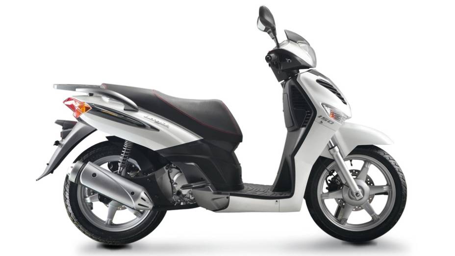 Keeway Logik 150i - R$ 6.490,00 | <a href="https://preprod.quatrorodas.abril.com.br/moto/noticias/keeway-chega-ao-brasil-oito-modelos-756823.shtml" rel="migration">Leia mais</a> Keeway Logik 150i - R$ 6.490,00 | <a href="https://preprod.quatrorodas.abril.com.br/moto/noticias/keeway-chega-ao-brasil-oito-modelos-756823.shtml" rel="migration">Leia mais</a>