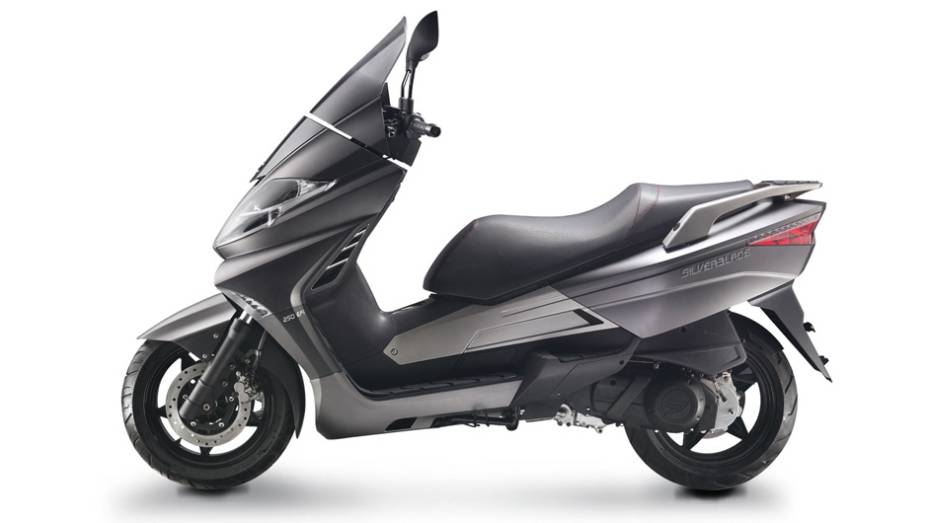 Keeway Silverblade 250i | <a href="https://preprod.quatrorodas.abril.com.br/moto/noticias/keeway-chega-ao-brasil-oito-modelos-756823.shtml" rel="migration">Leia mais</a>