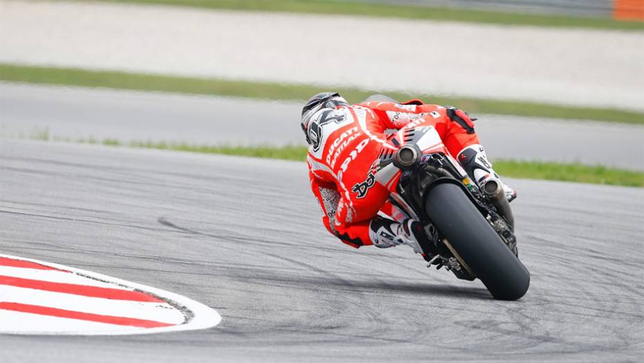 Andrea Dovizioso levou a Ducati ao oitavo lugar no grid | <a href="https://preprod.quatrorodas.abril.com.br/moto/noticias/motogp-marquez-conquista-pole-malasia-756881.shtml" rel="migration">Leia mais</a>