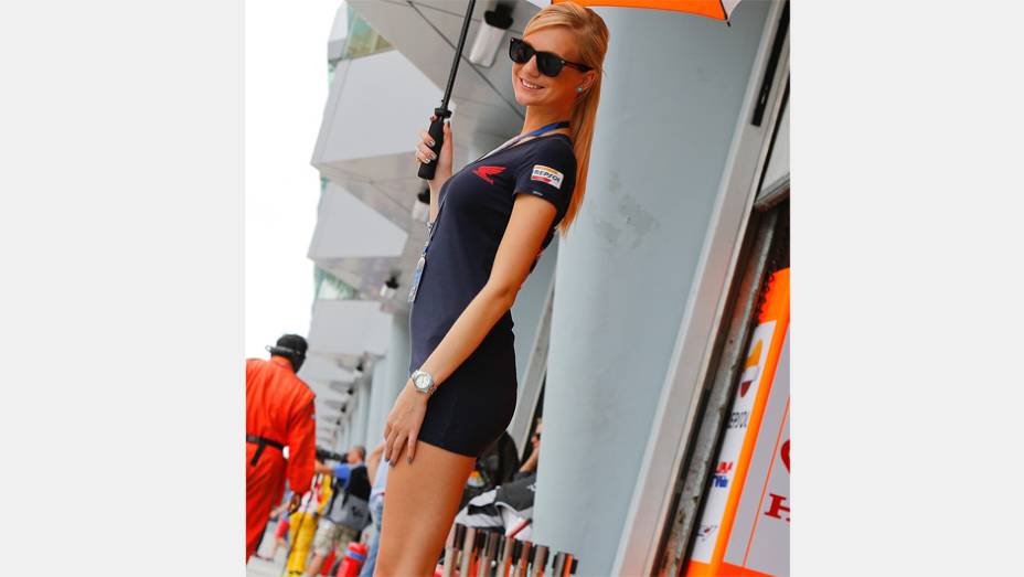 Veja as belas garotas da MotoGP da Malásia e saiba como foi a corrida | <a href="https://preprod.quatrorodas.abril.com.br/moto/noticias/motogp-dani-pedrosa-vence-sepang-756916.shtml" rel="migration">Leia mais</a>