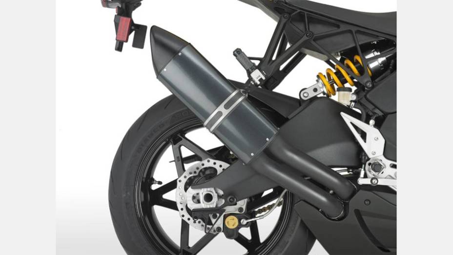 Detalhe do escapamento | <a href="https://preprod.quatrorodas.abril.com.br/moto/noticias/erik-buell-racing-apresenta-nova-1190rx-757464.shtml" rel="migration">Leia mais</a>