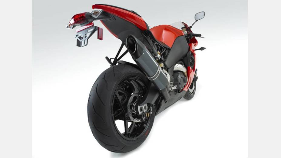 A Erik Buell Racing 1190RX custa 18.995 dólares nos Estados Unido | <a href="https://preprod.quatrorodas.abril.com.br/moto/noticias/erik-buell-racing-apresenta-nova-1190rx-757464.shtml" rel="migration">Leia mais</a>