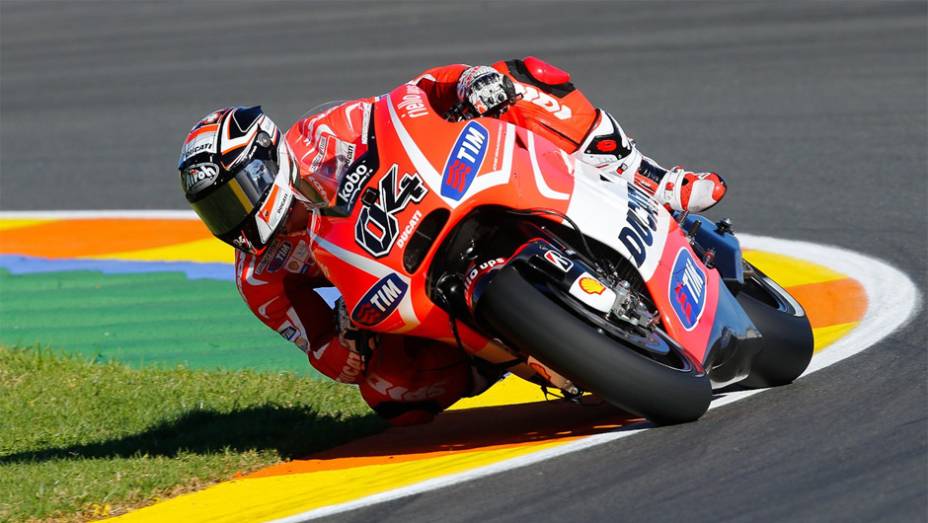 Depois das motos da Honda e da Yamaha, apareceu Dovizioso com a Ducati em nono | <a href="https://preprod.quatrorodas.abril.com.br/moto/noticias/motogp-marquez-largara-pole-valencia-759861.shtml" rel="migration">Leia mais</a> Depois das motos da Honda e da Yamaha, apareceu Dovizioso com a Ducati em nono | <a href="https://preprod.quatrorodas.abril.com.br/moto/noticias/motogp-marquez-largara-pole-valencia-759861.shtml" rel="migration">Leia mais</a>
