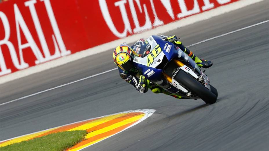 Rossi foi o quarto colocado em Valência | <a href="https://preprod.quatrorodas.abril.com.br/moto/noticias/lorenzo-vence-nao-impede-titulo-marquez-759873.shtml" rel="migration"></a>
