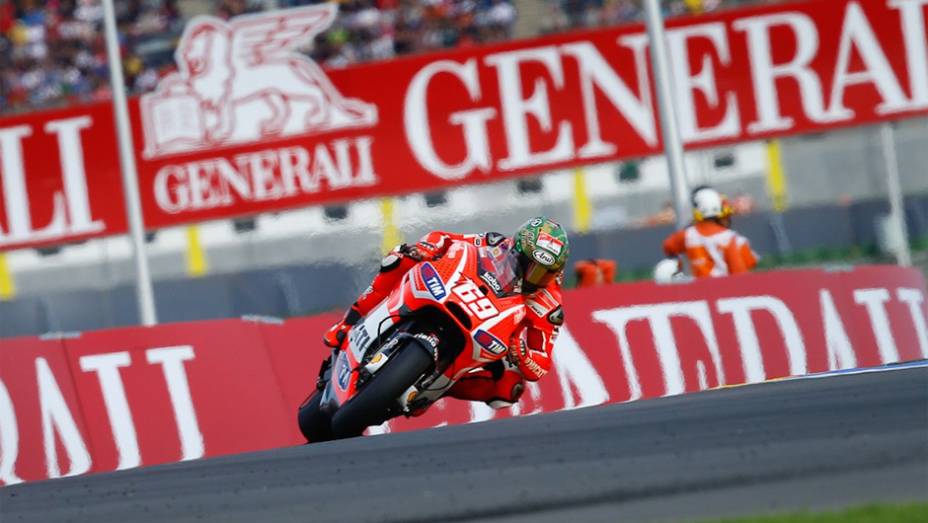 Despedindo-se da Ducati, Hayden foi o oitavo | <a href="https://preprod.quatrorodas.abril.com.br/moto/noticias/lorenzo-vence-nao-impede-titulo-marquez-759873.shtml" rel="migration"></a>