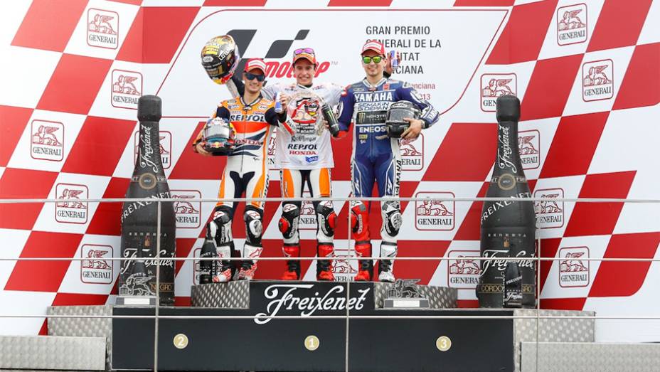 Marc Márquez terminou a Temporada 2013 da MotoGP com 334 pontos, 4 a mais que Lorenzo e 34 a mais que Pedrosa | <a href="https://preprod.quatrorodas.abril.com.br/moto/noticias/lorenzo-vence-nao-impede-titulo-marquez-759873.shtml" rel="migration"></a>