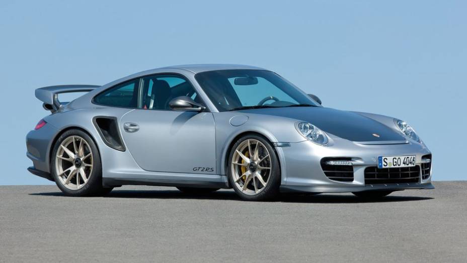 13) Porsche 911 GT2 RS - Valor do IPVA 2013: R$ 50.580 - Valor venal, segundo tabela Fipe: R$ 1.264.502 - Ano: 2012 - Carro que esse IPVA pagaria: Punto Sporting Dualogic 1.8 Flex 16V (R$ 50.723)