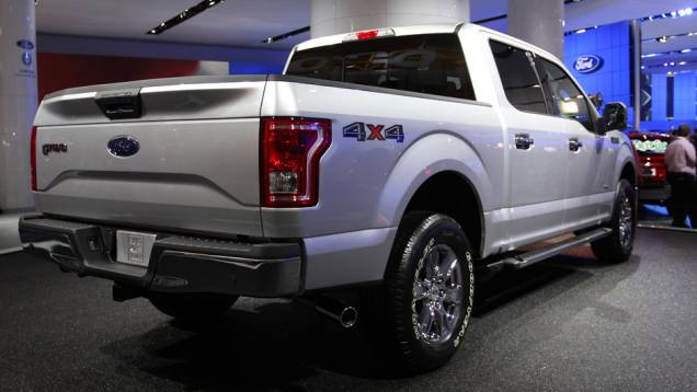 Ford F-150 | <a href="https://preprod.quatrorodas.abril.com.br/noticias/saloes/detroit-2014/ford-exibe-nova-f-150-769415.shtml" rel="migration">Leia mais</a> Ford F-150 | <a href="https://preprod.quatrorodas.abril.com.br/noticias/saloes/detroit-2014/ford-exibe-nova-f-150-769415.shtml" rel="migration">Leia mais</a>