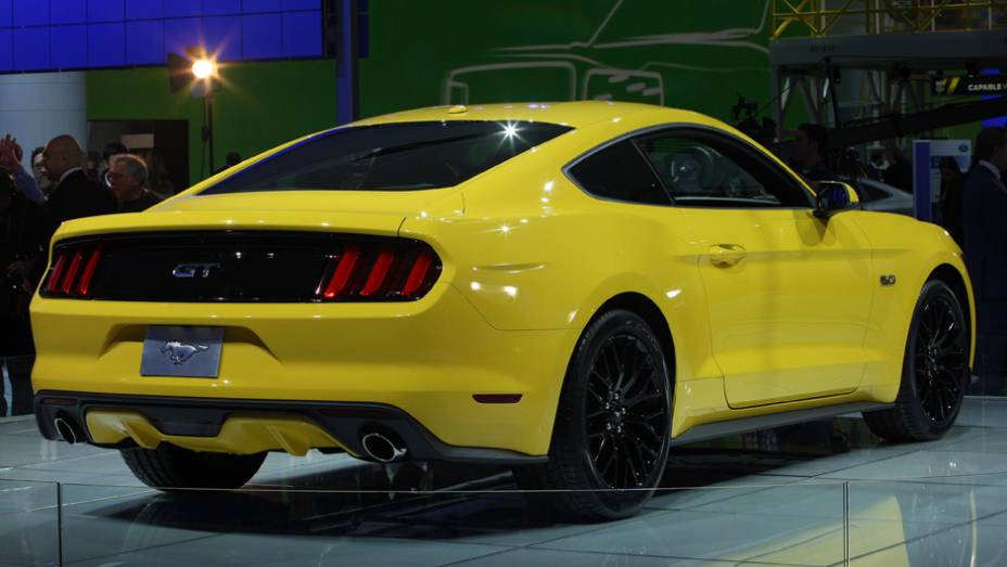 Ford Mustang GT | <a href="https://preprod.quatrorodas.abril.com.br/noticias/saloes/detroit-2014" rel="migration">Tudo sobre o Salão!</a>