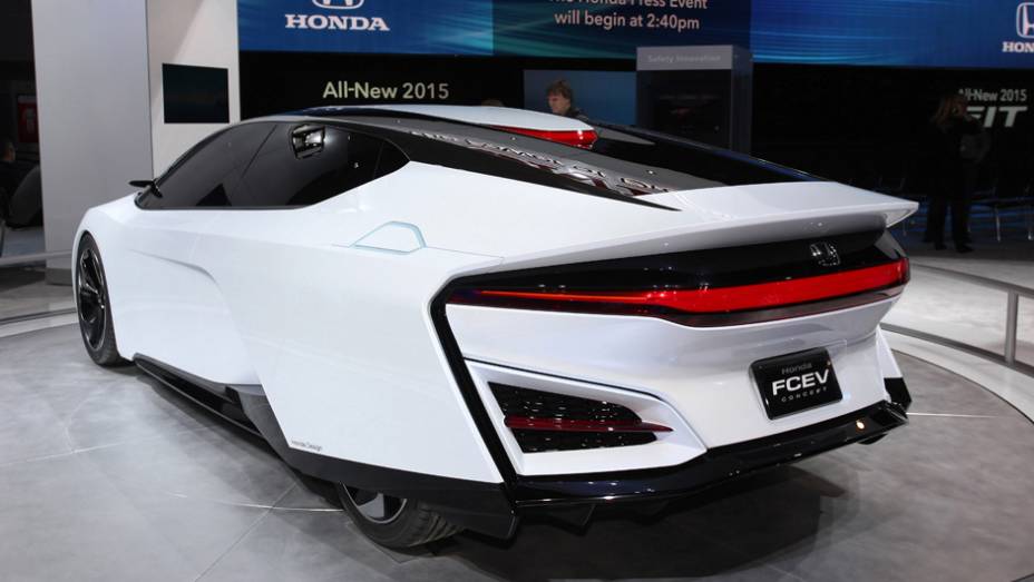 Honda FCEV concept | <a href="https://preprod.quatrorodas.abril.com.br/noticias/saloes/detroit-2014" rel="migration">Tudo sobre o Salão!</a>