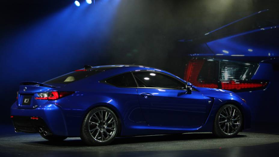 Lexus RC F | <a href="https://preprod.quatrorodas.abril.com.br/noticias/saloes/detroit-2014/lexus-expoe-rc-f-detroit-770421.shtml" rel="migration">Leia Mais</a>