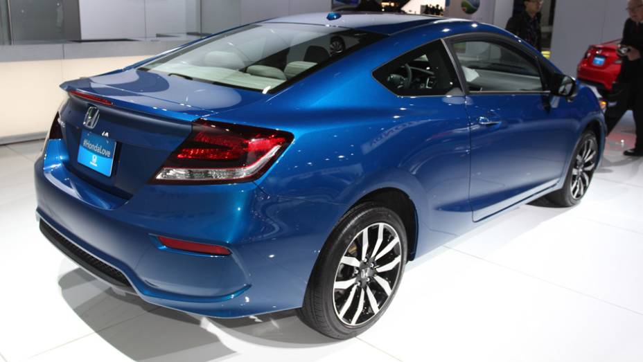 Honda Civic Coupe| <a href="https://preprod.quatrorodas.abril.com.br/noticias/saloes/detroit-2014" rel="migration">Tudo sobre o Salão de Detroit!</a>