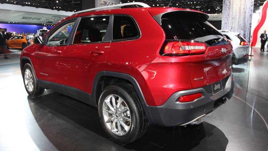 Jeep Cherokee | <a href="https://preprod.quatrorodas.abril.com.br/noticias/saloes/detroit-2014" rel="migration">Tudo sobre o Salão de Detroit!</a>