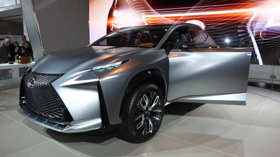 Lexus LF-NX | <a href="https://preprod.quatrorodas.abril.com.br/noticias/saloes/detroit-2014" rel="migration">Tudo sobre o Salão de Detroit!</a>