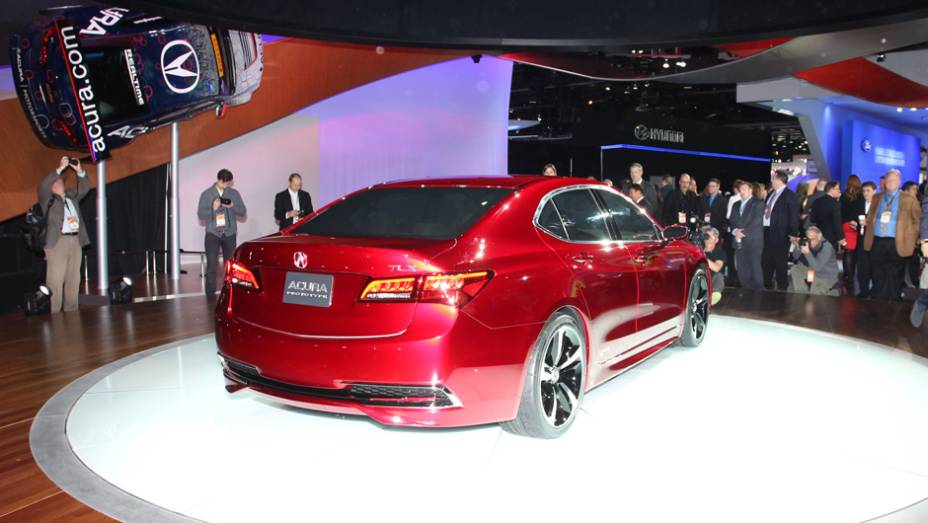 Acura TLX Prototype | <a href="https://preprod.quatrorodas.abril.com.br/noticias/saloes/detroit-2014/acura-apresenta-tlx-prototype-770463.shtml" rel="migration">Leia Mais</a>