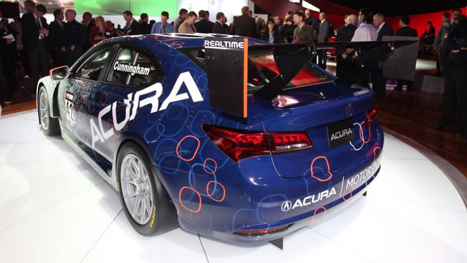 Acura TLX Prototype | <a href="https://preprod.quatrorodas.abril.com.br/noticias/saloes/detroit-2014/acura-apresenta-tlx-prototype-770463.shtml" rel="migration">Leia Mais</a>