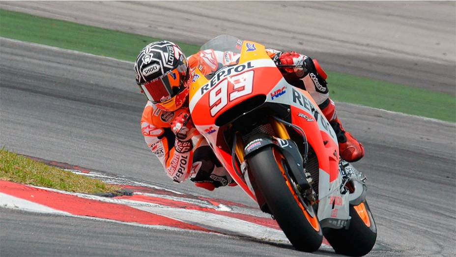 Marc Márquez foi o mais rápido no segundo dia de testes em Sepang com o tempo de 1:59.926 | <a href="https://preprod.quatrorodas.abril.com.br/moto/noticias/motogp-marquez-domina-sepang-dia-772483.shtml" rel="migration">Leia mais</a>