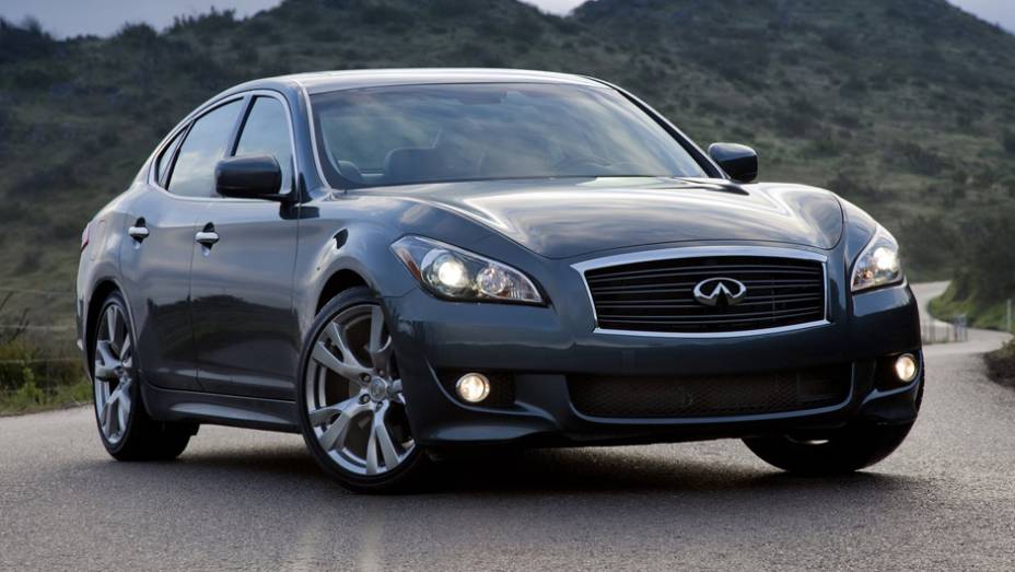 Infiniti - 128 PP100 | <a href="https://preprod.quatrorodas.abril.com.br/noticias/fabricantes/estudo-mostra-problemas-carros-novos-aumentou-773266.shtml" rel="migration">Leia mais</a>