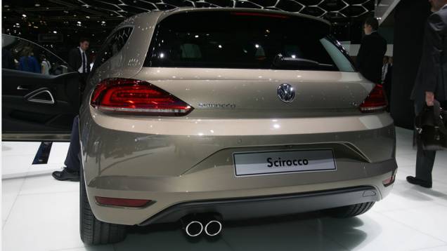 Volkswagen Scirocco | <a href="https://preprod.quatrorodas.abril.com.br/noticias/saloes/genebra-2014/volkswagen-mostra-facelift-scirocco-773695.shtml" rel="migration">Leia mais</a>| <a href="https://preprod.quatrorodas.abril.com.br/galerias/saloes/genebra/2014/direto-genebra-parte-1-775644" rel="migration"></a> Volkswagen Scirocco | <a href="https://preprod.quatrorodas.abril.com.br/noticias/saloes/genebra-2014/volkswagen-mostra-facelift-scirocco-773695.shtml" rel="migration">Leia mais</a>| <a href="https://preprod.quatrorodas.abril.com.br/galerias/saloes/genebra/2014/direto-genebra-parte-1-775644" rel="migration"></a>