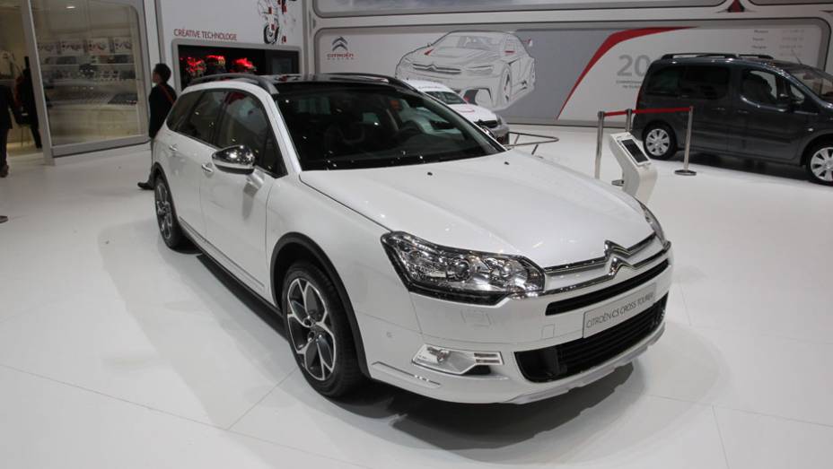 Citroën C5 Cross Tourer | <a href="https://preprod.quatrorodas.abril.com.br/noticias/saloes/genebra-2014/citroen-apresenta-c5-crosstourer-773771.shtml" rel="migration">Leia mais</a>| <a href="https://preprod.quatrorodas.abril.com.br/galerias/saloes/genebra/2014/direto-genebra-parte-1-77564" rel="migration"></a>