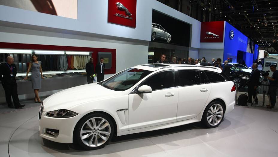 Jaguar XFR-S Sportbrake | <a href="https://preprod.quatrorodas.abril.com.br/noticias/saloes/genebra-2014/jaguar-mostra-xkr-s-sportbrake-774542.shtml" rel="migration">Leia mais</a>| <a href="https://preprod.quatrorodas.abril.com.br/galerias/saloes/genebra/2014/direto-genebra-parte-1-775644." rel="migration"></a>