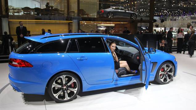 Jaguar XFR-S Sportbrake | <a href="https://preprod.quatrorodas.abril.com.br/noticias/saloes/genebra-2014/jaguar-mostra-xkr-s-sportbrake-774542.shtml" rel="migration">Leia mais</a>| <a href="https://preprod.quatrorodas.abril.com.br/galerias/saloes/genebra/2014/direto-genebra-parte-1-775644." rel="migration"></a> Jaguar XFR-S Sportbrake | <a href="https://preprod.quatrorodas.abril.com.br/noticias/saloes/genebra-2014/jaguar-mostra-xkr-s-sportbrake-774542.shtml" rel="migration">Leia mais</a>| <a href="https://preprod.quatrorodas.abril.com.br/galerias/saloes/genebra/2014/direto-genebra-parte-1-775644." rel="migration"></a>