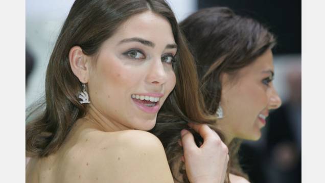 Veja as belas Garotas do <a href="https://preprod.quatrorodas.abril.com.br/noticias/saloes/genebra-2014/" rel="migration">Salão de Genebra 2014</a> Veja as belas Garotas do <a href="https://preprod.quatrorodas.abril.com.br/noticias/saloes/genebra-2014/" rel="migration">Salão de Genebra 2014</a>
