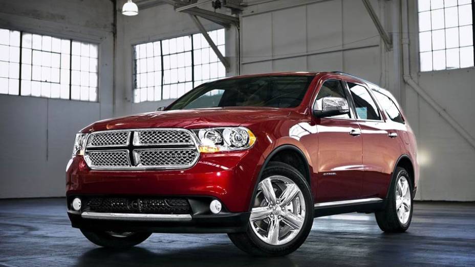 Precisa de um carro maior do que o Journey? O Durango pode ser a solu&ccedil;&atilde;o | <a href="https://preprod.quatrorodas.abril.com.br/carros/lancamentos//dodge-durango-736268.shtml" rel="migration">Leia mais</a>
