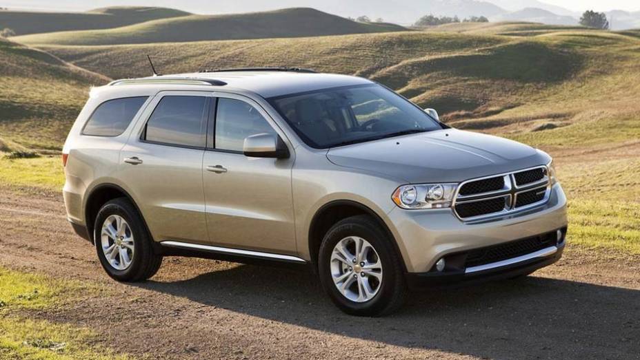 Com espaço de sobra para sete pessoas, o SUV é o segundo modelo da Dodge no Brasil | <a href="https://preprod.quatrorodas.abril.com.br/carros/lancamentos//dodge-durango-736268.shtml" rel="migration">Leia mais</a>