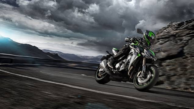 A nova Kawasaki Z1000, que será montada em Manaus (AM), conta com freios ABS opcionais. A fabricante japonesa, no entanto, não disponibilizou o controle de tração para a naked | <a href="https://preprod.quatrorodas.abril.com.br/moto/noticias/kawasaki-lanca-z1000-2" rel="migration"></a> A nova Kawasaki Z1000, que será montada em Manaus (AM), conta com freios ABS opcionais. A fabricante japonesa, no entanto, não disponibilizou o controle de tração para a naked | <a href="https://preprod.quatrorodas.abril.com.br/moto/noticias/kawasaki-lanca-z1000-2" rel="migration"></a>