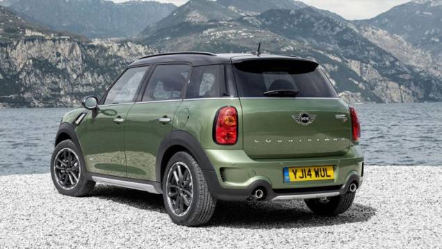 Modelo começará a ser vendido na Europa no segundo semestre de 2014 | <a href="https://preprod.quatrorodas.abril.com.br/noticias/saloes/new-york-2014/mini-countryman-2015-revelado-nova-york-779973.shtml" rel="migration">Leia mais</a> Modelo começará a ser vendido na Europa no segundo semestre de 2014 | <a href="https://preprod.quatrorodas.abril.com.br/noticias/saloes/new-york-2014/mini-countryman-2015-revelado-nova-york-779973.shtml" rel="migration">Leia mais</a>