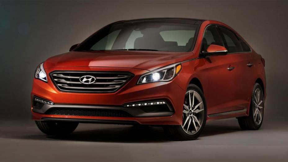 Hyundai revela Sonata 2015 em Nova York | <a href="https://preprod.quatrorodas.abril.com.br/noticias/saloes/new-york-2014/hyundai-revela-sonata-2015-nova-york-779988.shtml" rel="migration">Leia mais</a>