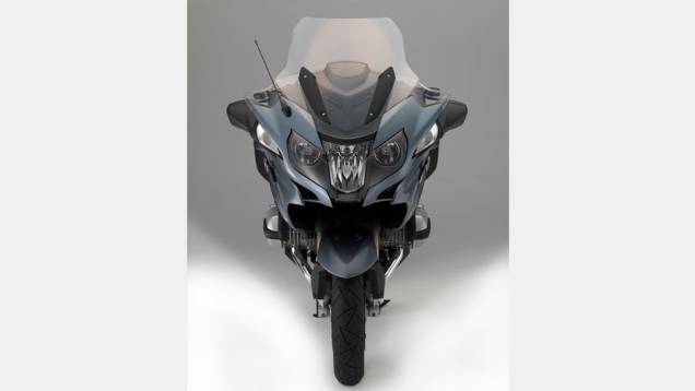 Motor entrega 125 cavalos de potência e 12,7 mkgf de torque | <a href="https://preprod.quatrorodas.abril.com.br/moto/noticias/bmw-lanca-r-1200-rt-r-89-900-781251.shtml" rel="migration">Leia mais</a> Motor entrega 125 cavalos de potência e 12,7 mkgf de torque | <a href="https://preprod.quatrorodas.abril.com.br/moto/noticias/bmw-lanca-r-1200-rt-r-89-900-781251.shtml" rel="migration">Leia mais</a>