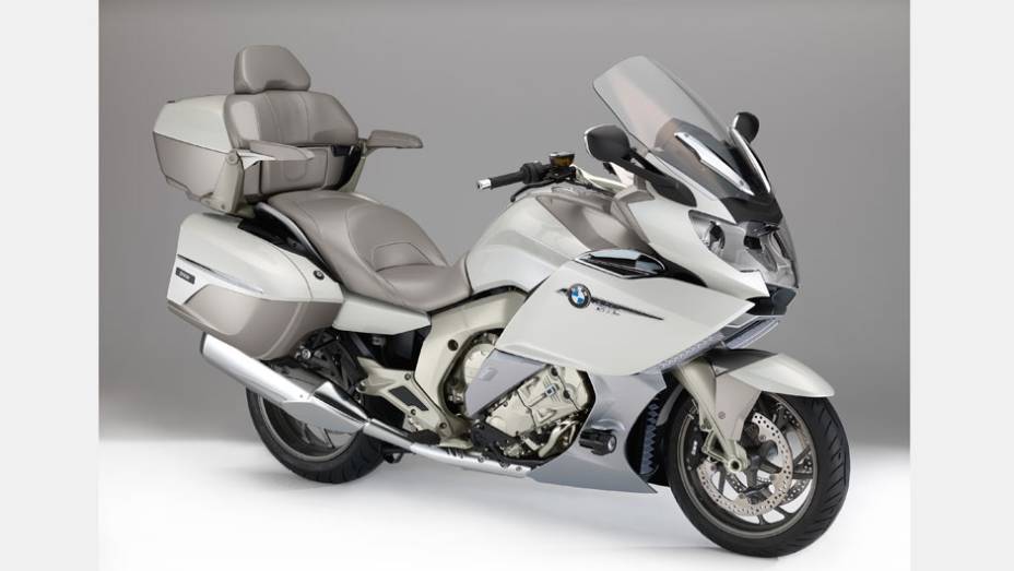 BMW apresenta nova K 1600 GTL Exclusive | <a href="https://preprod.quatrorodas.abril.com.br/moto/noticias/bmw-apresenta-nova-k-1600-gtl-exclusive-781765.shtml" rel="migration">Leia mais</a>