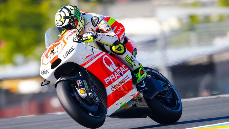 Iannone foi o segundo colocado | <a href="https://preprod.quatrorodas.abril.com.br/moto/noticias/motogp-marquez-domina-treino-livre-franca-783040.shtml" rel="migration">Leia mais</a>