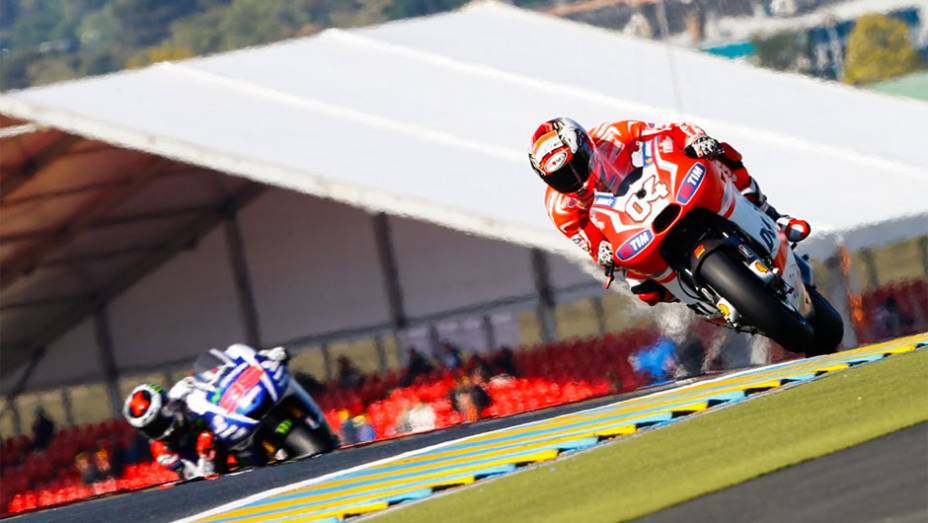 Andrea Dovizioso ficou com o oitavo melhor tempo | <a href="https://preprod.quatrorodas.abril.com.br/moto/noticias/motogp-marquez-domina-treino-livre-franca-783040.shtml" rel="migration">Leia mais</a>