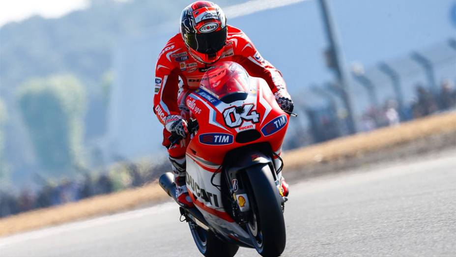 Andrea Dovizioso foi o terceiro mais rápido | <a href="https://preprod.quatrorodas.abril.com.br/moto/noticias/motogp-marquez-pole-le-mans-783126.shtml" rel="migration">Leia mais</a>