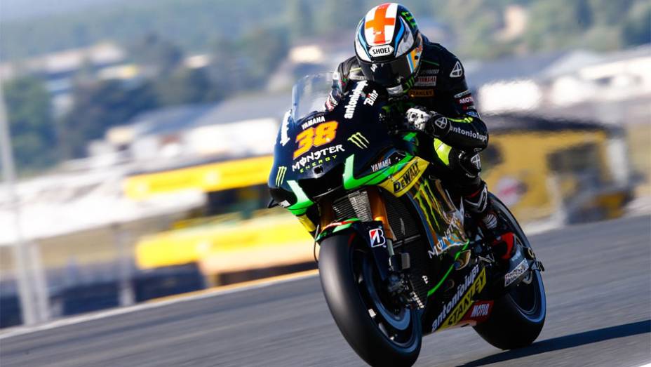 Bradley Smith fecha o Top 10 do grid de largada de Le Mans | <a href="https://preprod.quatrorodas.abril.com.br/moto/noticias/motogp-marquez-pole-le-mans-783126.shtml" rel="migration">Leia mais</a>